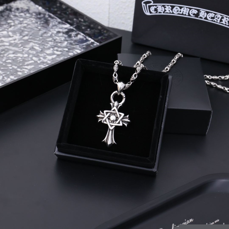 Ch**me He**ts necklaces